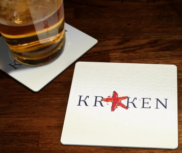Фирменный стиль для рыбного ресторана «Kraken» - подставка